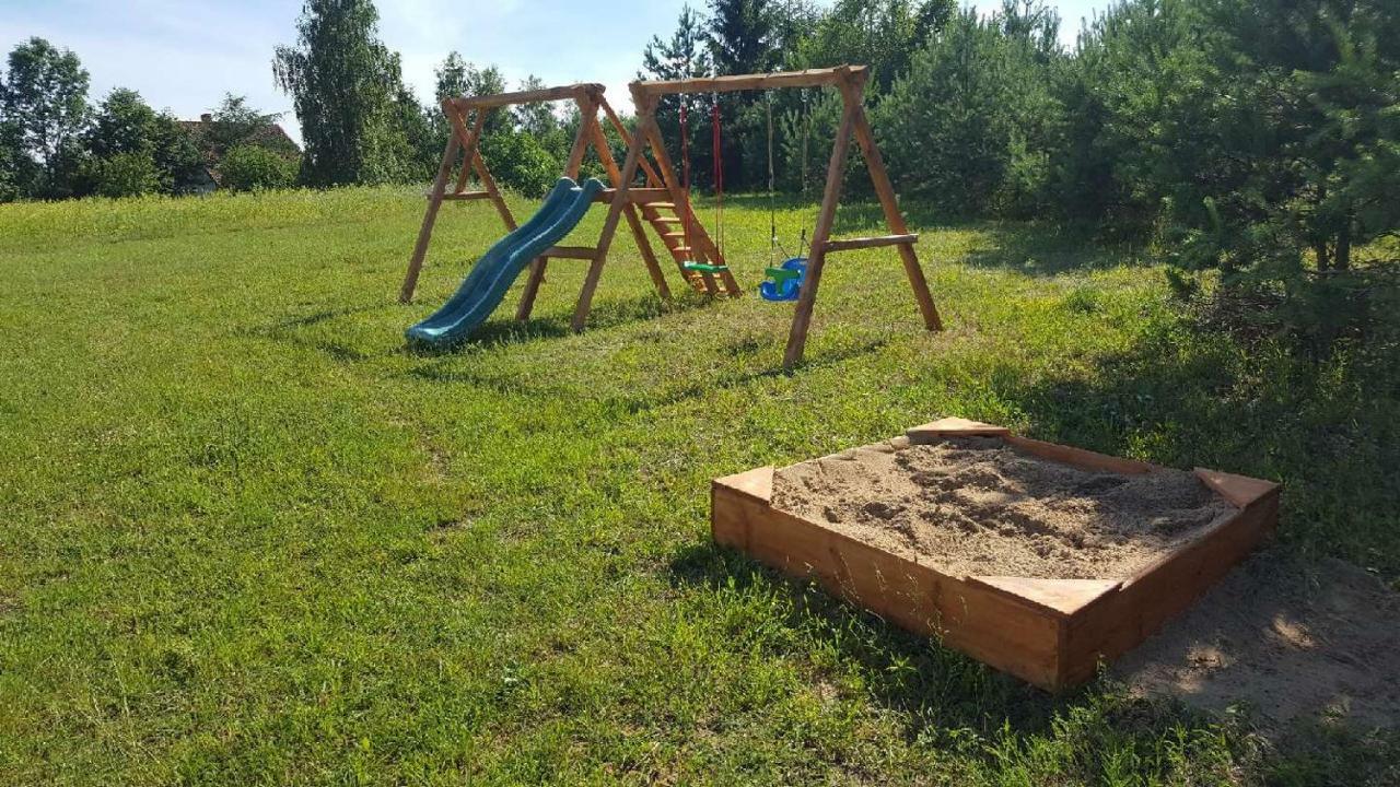 Domki Nad Jeziorem Dąbrówno Exteriör bild